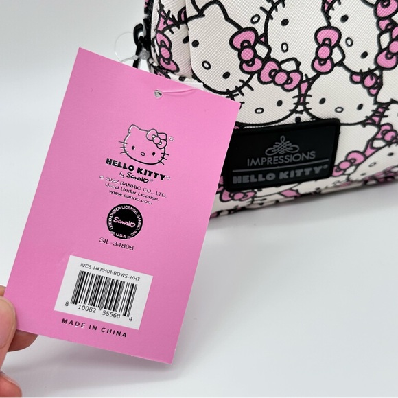 Sanrio Hello Kitty x Impressions Vanity Cosmetic Pouch (White/Pink) - Picture 6 of 9